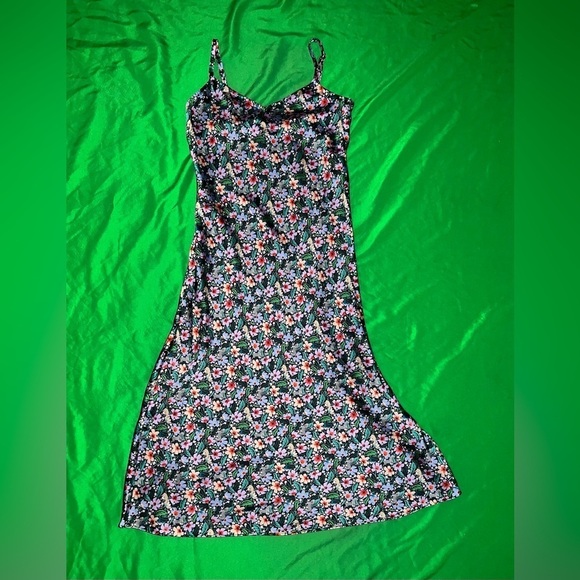 on 34th Dresses & Skirts - On 34th Floral Spaghetti Strap Dress size XS